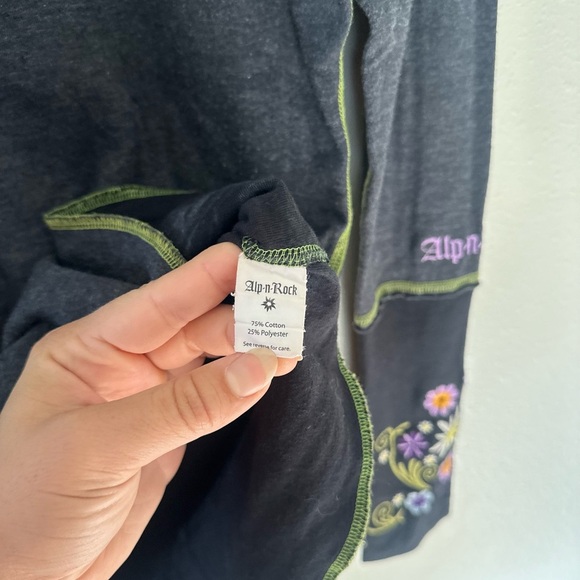 Alp N Rock Vail Henley Top Edelweiss Floral Accents - Picture 5 of 8